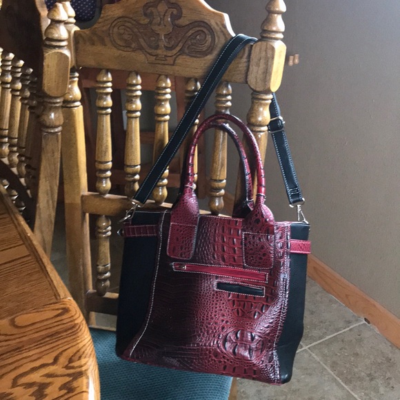 Beautiful Black/Red Animal Print Handbag - Picture 3 of 5